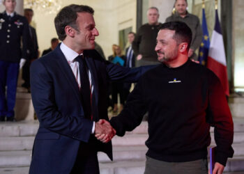 Macron ve Zelenski Paris’te bir araya geldi