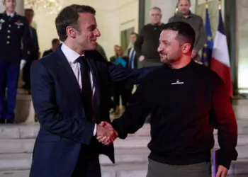 Macron ve zelenski paris’te bir araya geldi