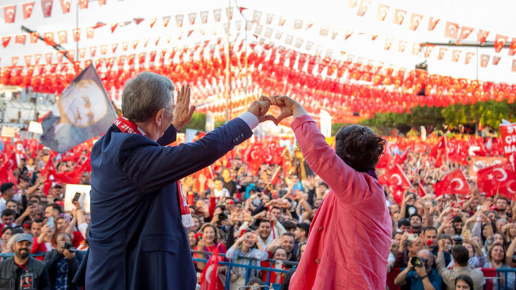 Mansur Yavaş Antalya mitingine katıldı