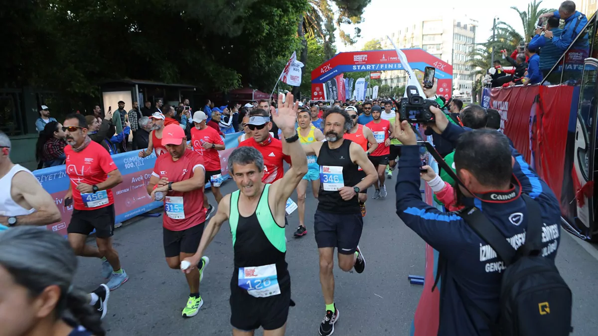 Maraton izmir 100uncu yil onuruna kosuldus - spor haberleri - haberton