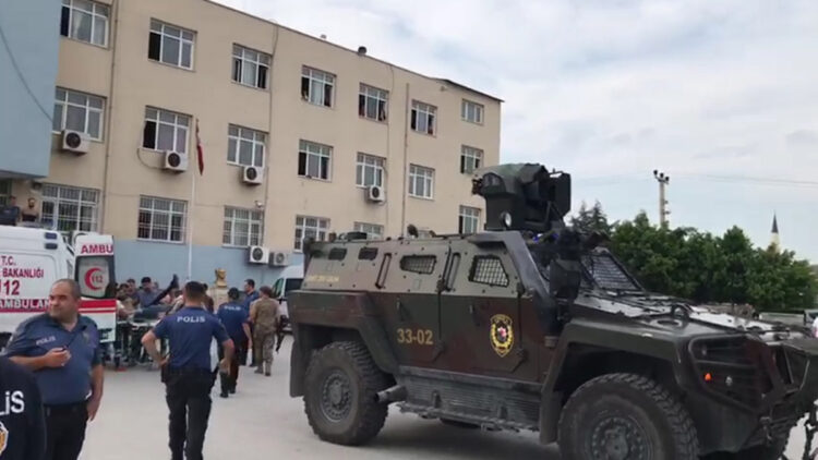 Mersin'de oy sayımı sırasında bıçaklı kavga: 3 yaralı