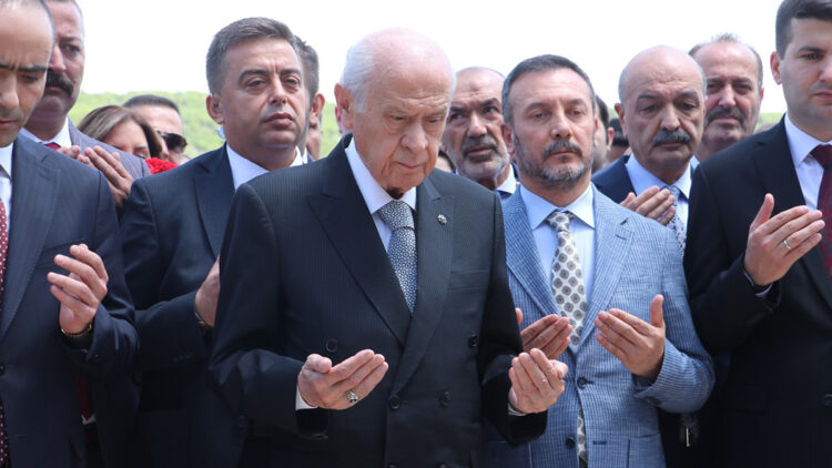 Milliyetçilik pozu verenlere şehitlerimiz hesap soracaktır