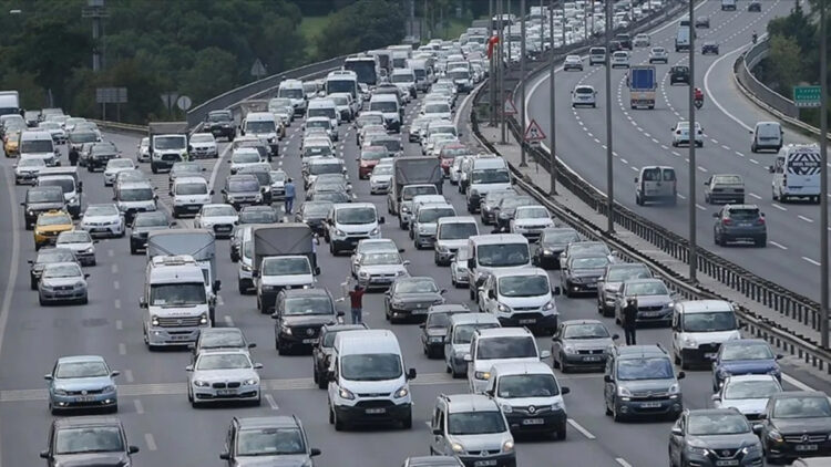 Nisanda 179 bin 504 taşıtın trafiğe kaydı yapıldı