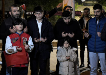 Ölen Filistinliler için gıyabi cenaze namazı kılındı