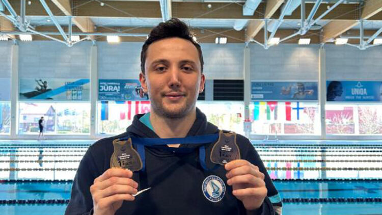 Ömer Faruk Saydam, yüzmede dünya şampiyonu oldu  