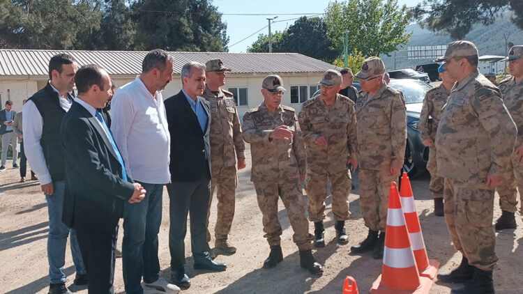 Orgeneral Arif Çetin, depremin vurduğu İslahiye’de