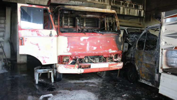 Oto tamirhanesindeki yangında 1 kişi yaralandı