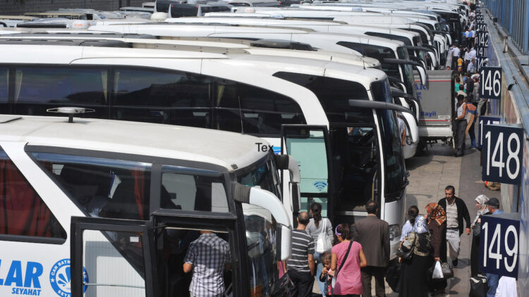 Otobüs bileti fiyatları arttı; yolcular uçağa yöneldi