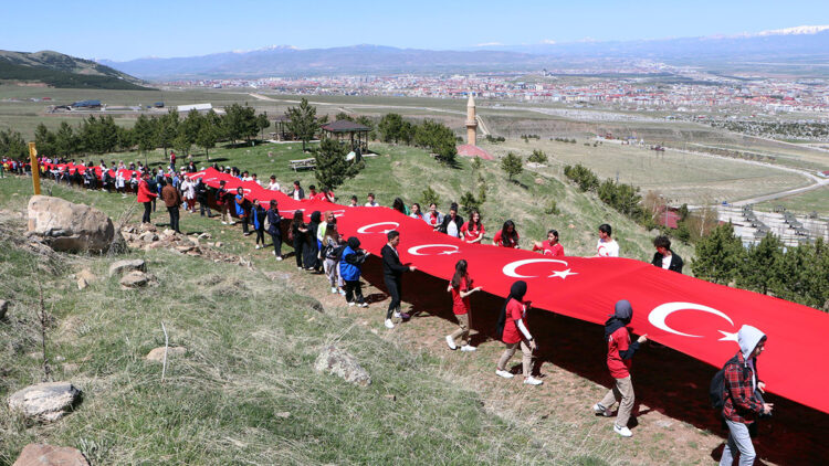 Palandöken'de 'gençlik tırmanışı'