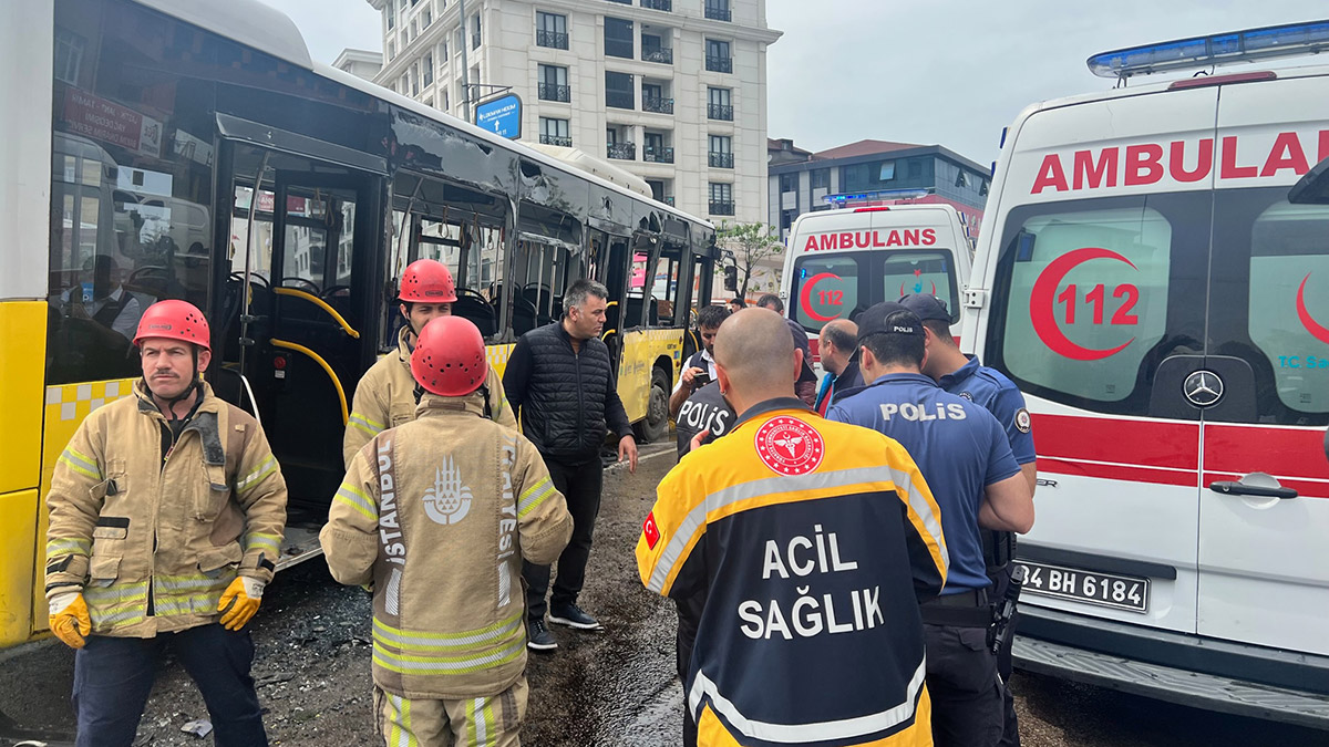 Pendik'te TIR İETT otobüsüne çarptı: 2'si ağır 5 yaralı