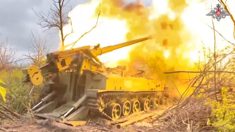 Rusya, Ukrayna mevzilerini top atışlarıyla vurdu