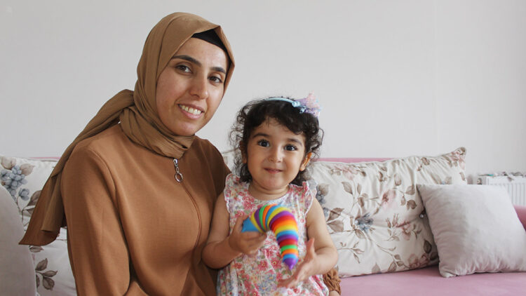 SMA'lı Asel bebek, tedavisi için gün sayıyor