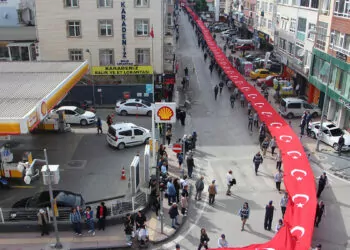 Samsun'da '1919 metre bayrak yürüyüşü' düzenlendi