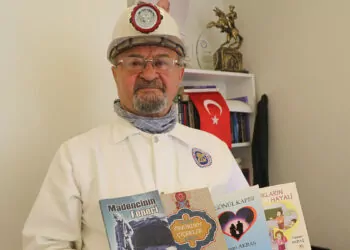 Samsun'da 72 yaşında 'madenci şair'