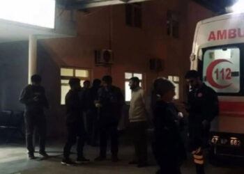 Seçim görevlilerini taşıyan minibüs devrildi: 6 yaralı