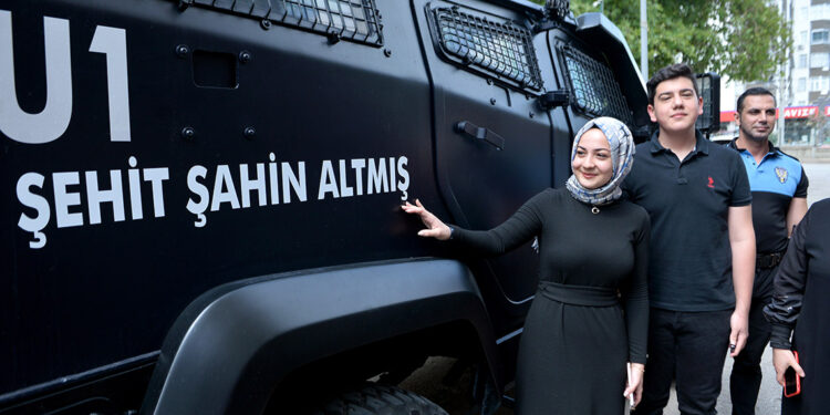 Şehit Şahin Altmış'ın adı zırhlı araca verildi