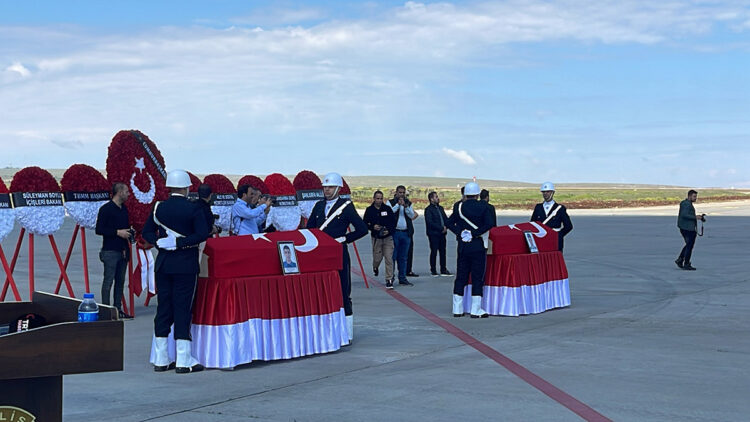 Şehit olan 2 polisin cenazeleri memleketlerine uğurlandı