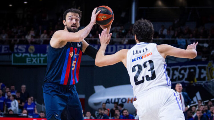 Sertaç Şanlı'nın sokak ortasında saati çalındı