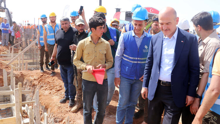 Sığınmacıların geri dönüşleri için 240 bin konut yapılacak