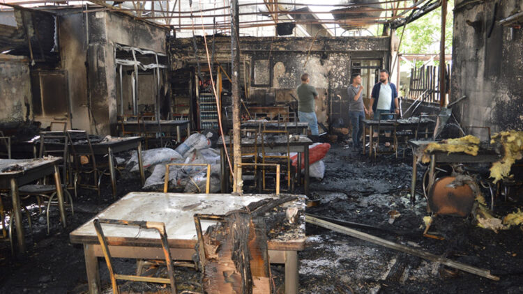 Siirt'te aynı anda 3 iş yerinde yangın çıktı