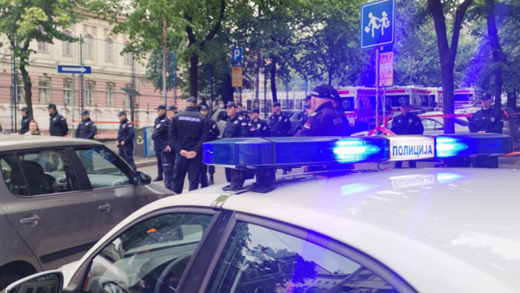 Sırbistan'da okulda silahlı saldırı: 8’i çocuk 9 ölü