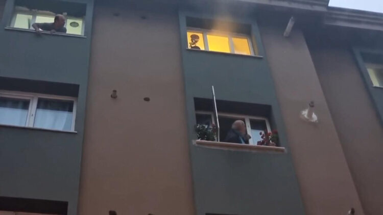 Şişli'de 5 katlı binada yangın: 3 yaralı