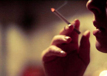 Son 10 yılda kadınların sigara içme oranı arttı