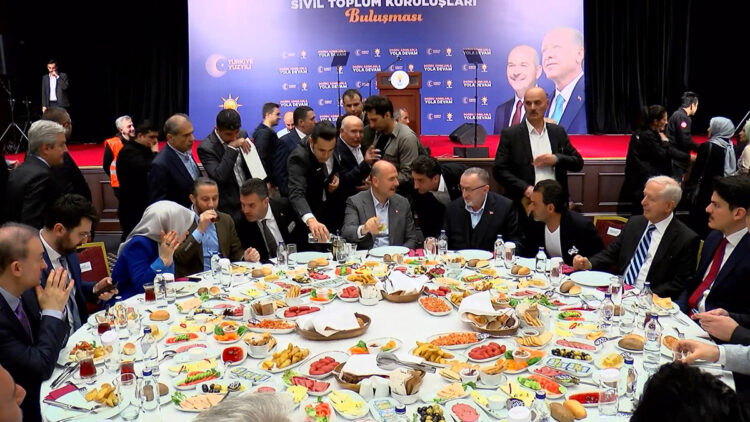 Süleyman Soylu Şişli'de STK temsilcileriyle buluştu