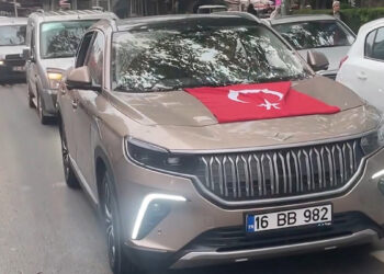 Togg asker uğurlamasında konvoy başı oldu