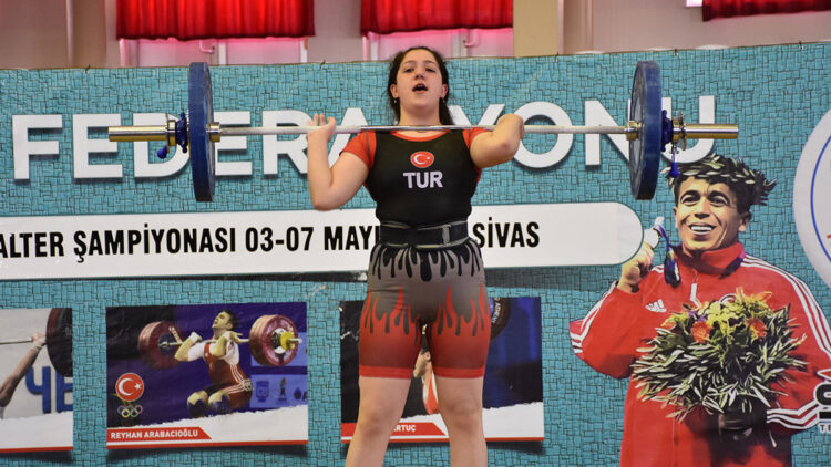 Türkiye Halter Şampiyonası Sivas'ta başladı