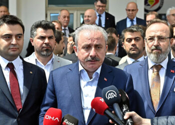 Türkiye'yi kuşatmak isteyenler var