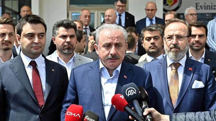 Türkiye'yi kuşatmak isteyenler var