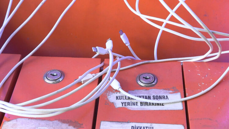 USB ile telefon şarjında 'veri hırsızlığı' riski