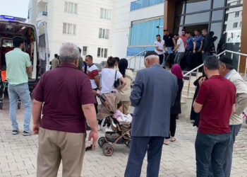 Uyuyan eşini öldürüp, intihara kalkıştı