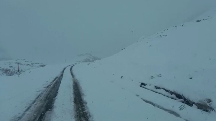 Van'da yüksek kesimlere kar yağdı