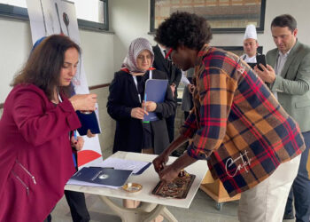 Yabancı öğrenciler 'Çay Demleme Yarışması'na katıldı