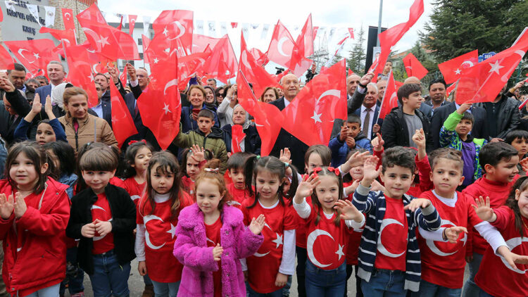 Yenimahalle Belediyesi, 100 ayrı yatırımı hizmete açtı