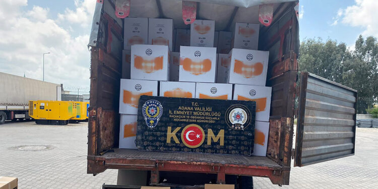 Adana'da gümrük kaçağı makaron ele geçirildi