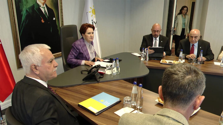 Meral Akşener Başkanlık Divanı'nı topladı