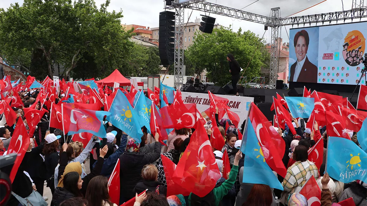 İyi̇ parti genel başkanı meral akşener, "devlet memuru maaşı, işçi maaşı, asgari ücret, emekli, dul, yetim maaşı gibi maaşları gerçek enflasyona uygun hale getireceğiz" dedi.