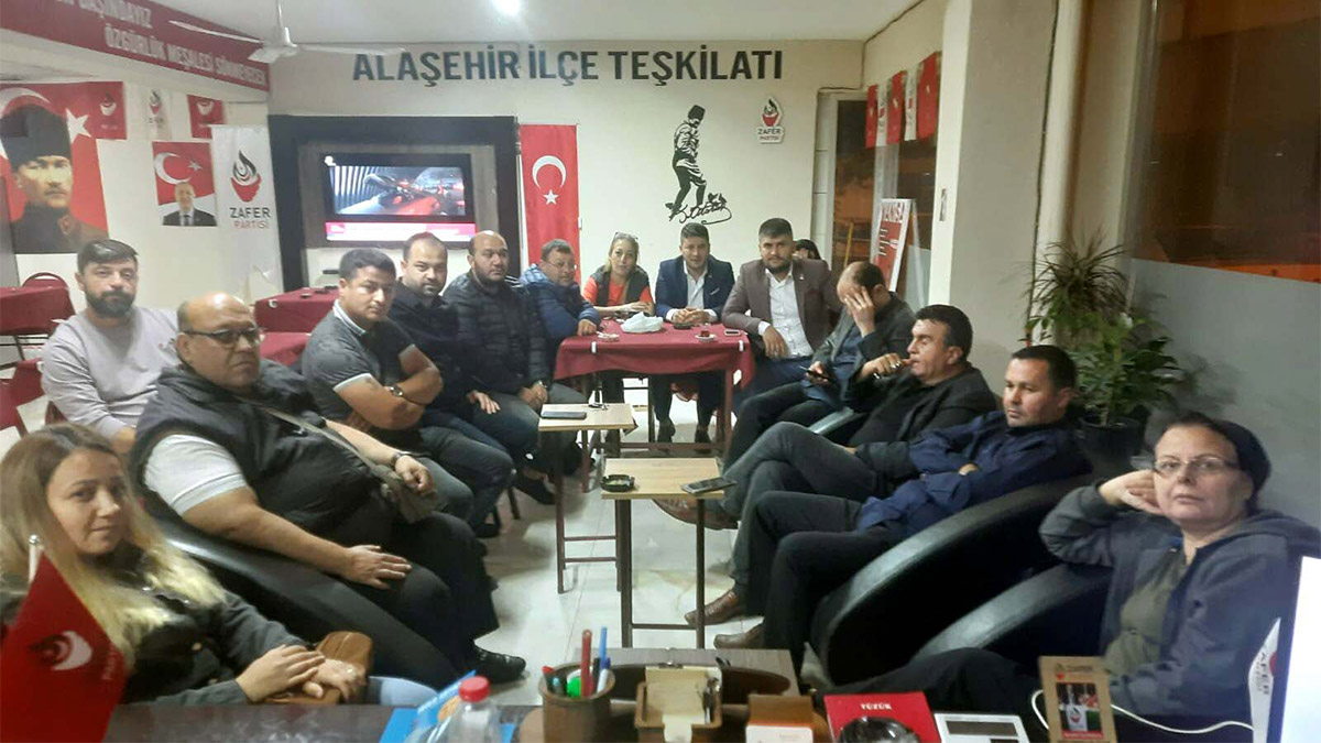 Alaşehir Zafer Partisi İlçe teşkilatı istifa etti