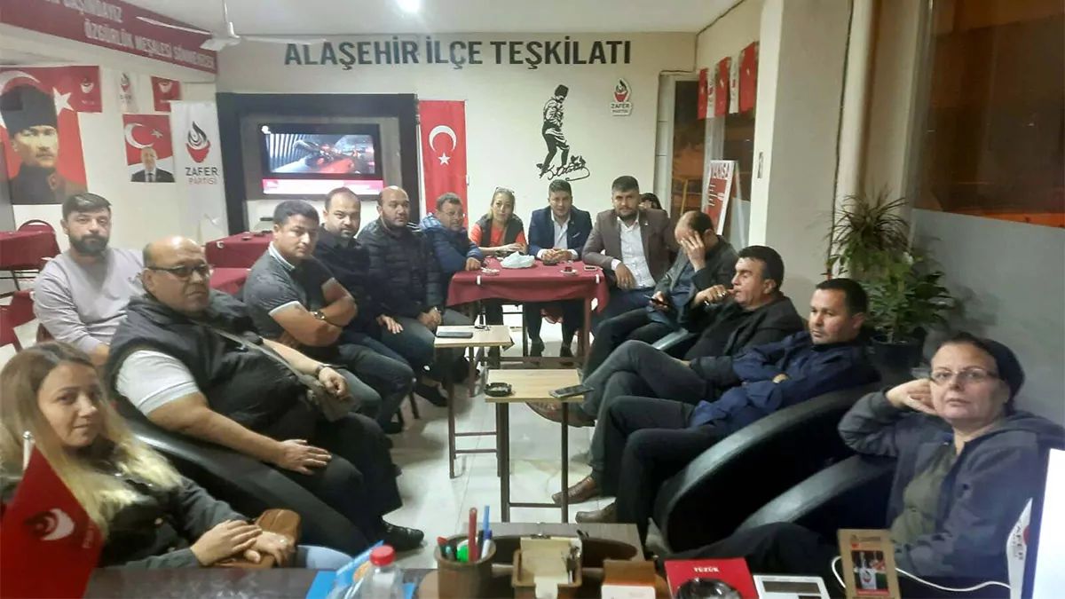 Alaşehir zafer partisi i̇lçe teşkilatı istifa etti