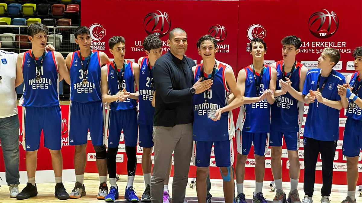 Anadolu efes namağlup şampiyon oldu