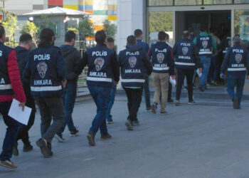 Ankara merkezli 9 ilde FETÖ operasyonu