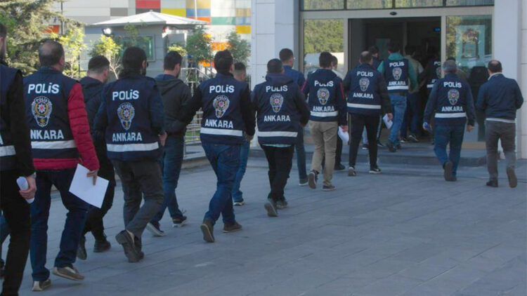 Ankara merkezli 9 ilde FETÖ operasyonu