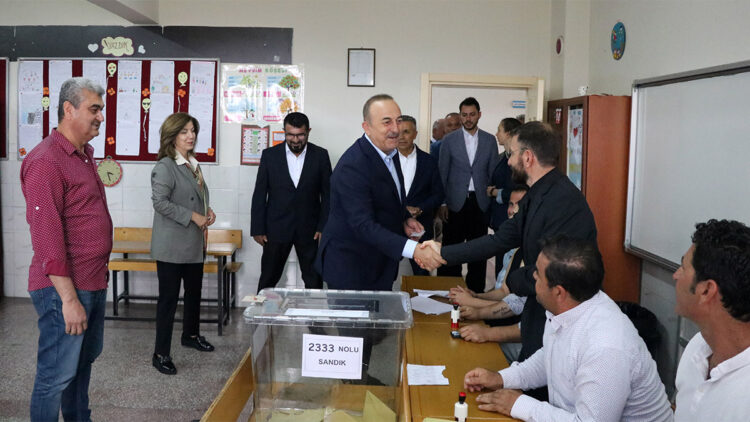 Seçimler demokratik olgunluk içinde geçti