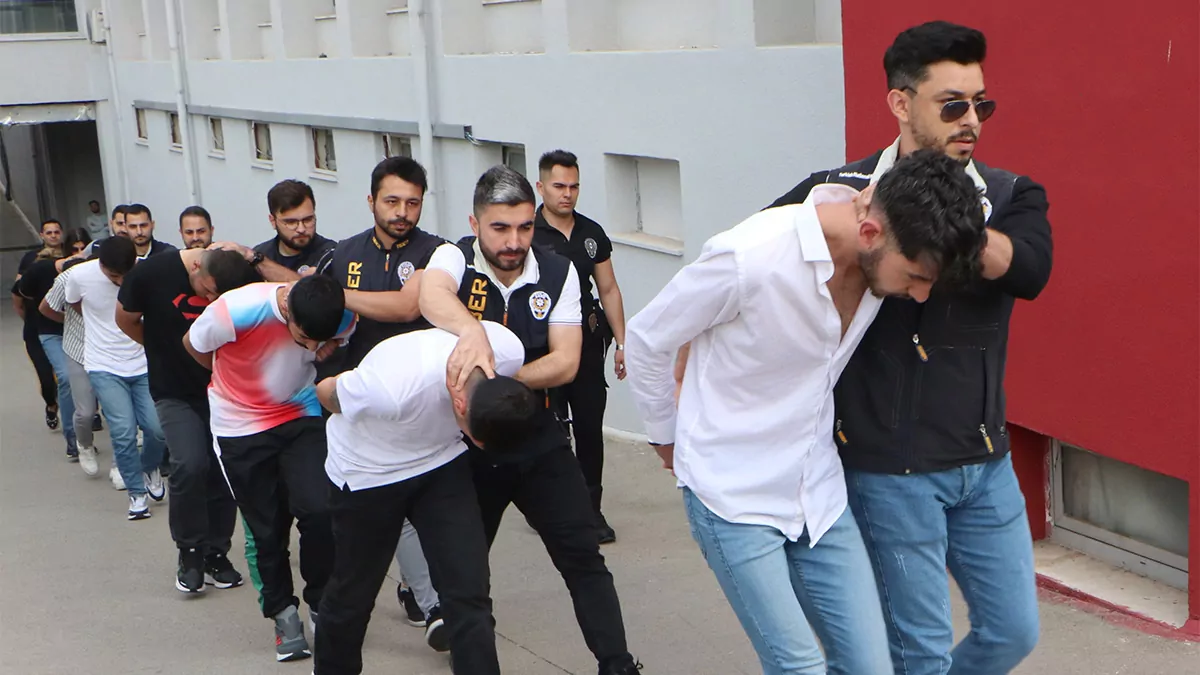 Adana'da, 'sazan sarmalı' operasyonu