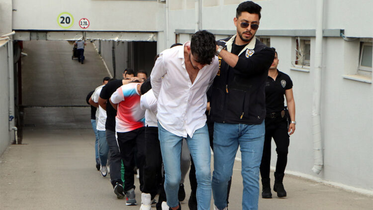 Adana'da, 'sazan sarmalı' operasyonu