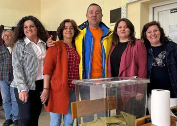 Ata Demirer Bozcaada'da oyunu kullandı