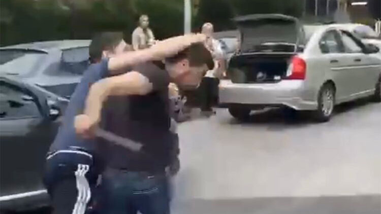 Ataşehir'de yol verme tartışması